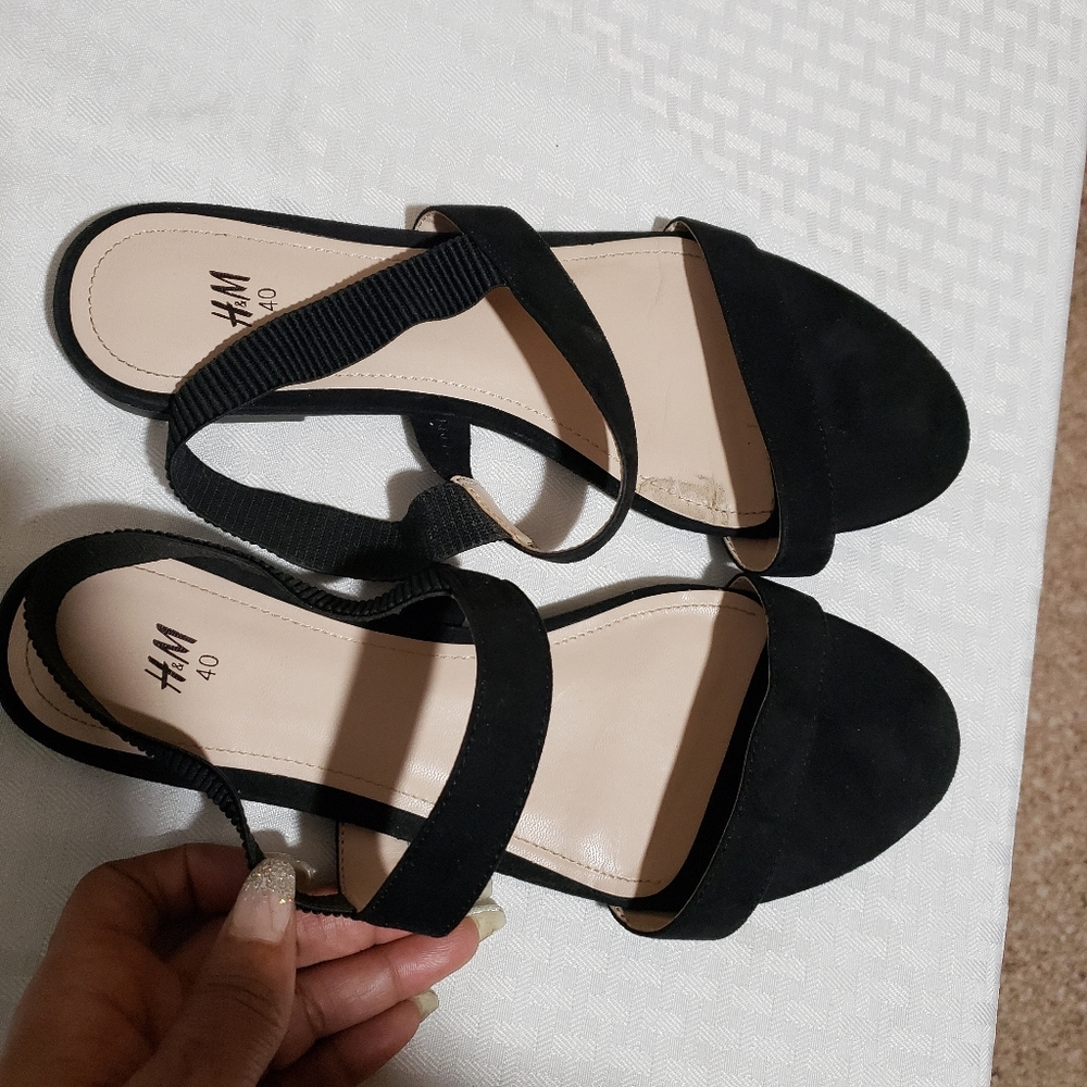 Sandals - Picture 2 of 4